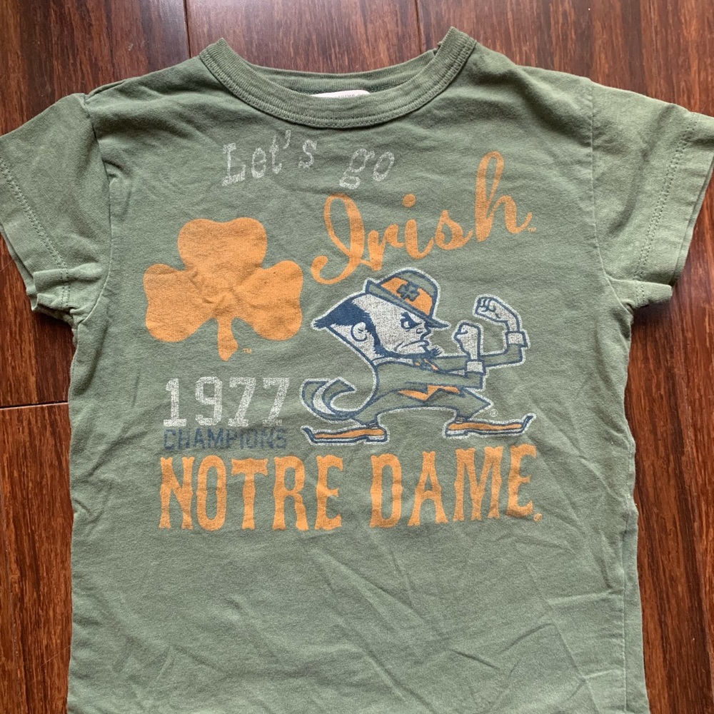 Vintage style Notre Dame t-shirt